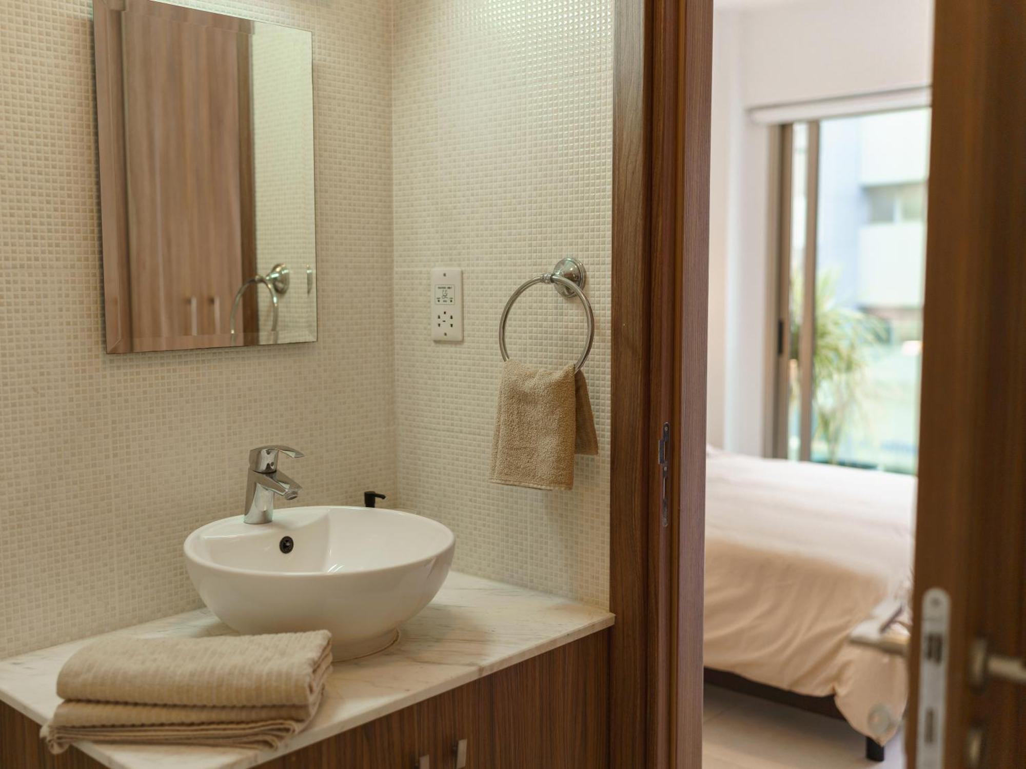 Halcyon Central Apartment Larnaca Buitenkant foto