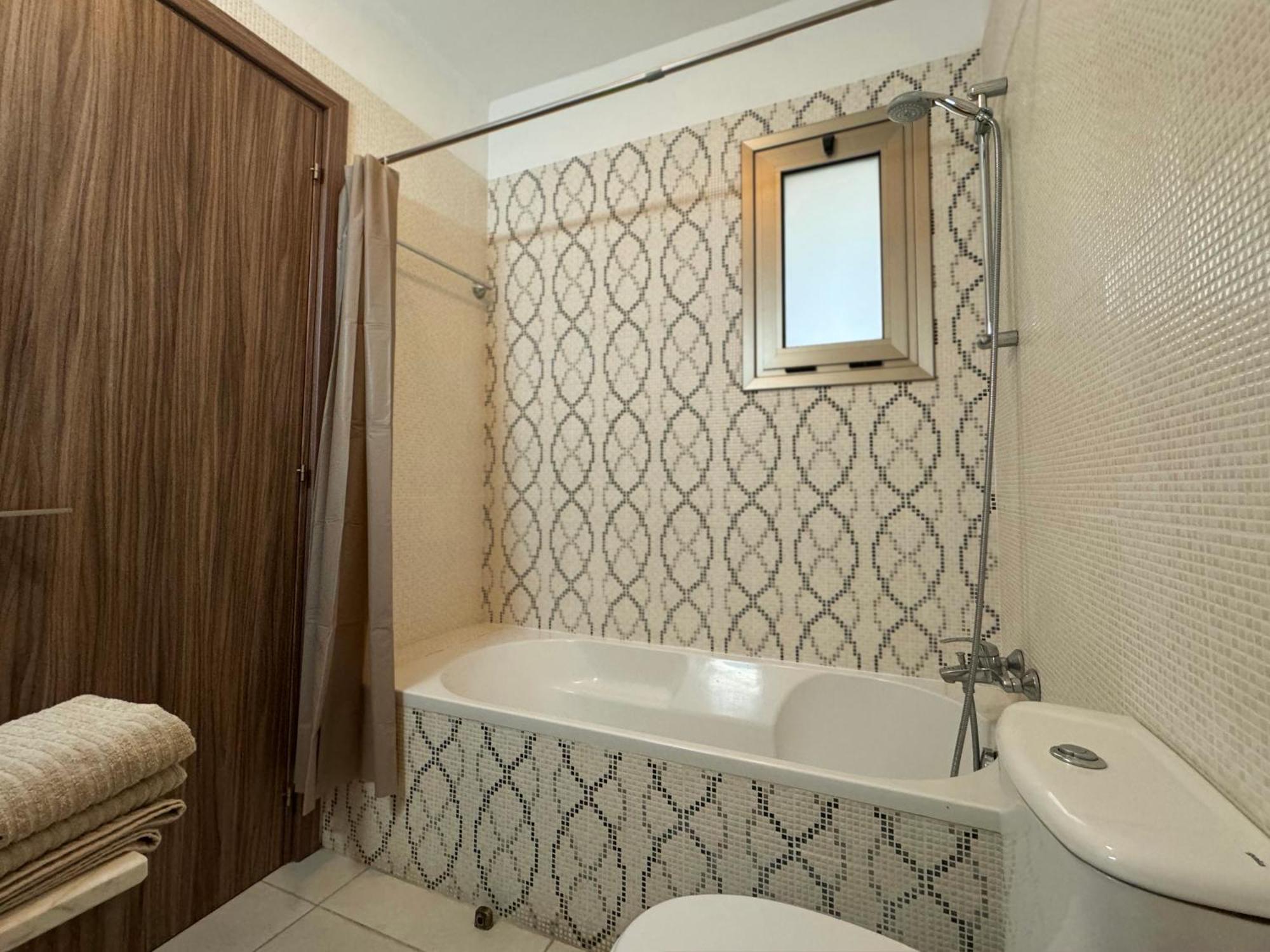 Halcyon Central Apartment Larnaca Buitenkant foto
